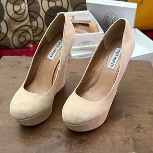 💥NI💥 Steve Madden Women's Beige Suede Heels